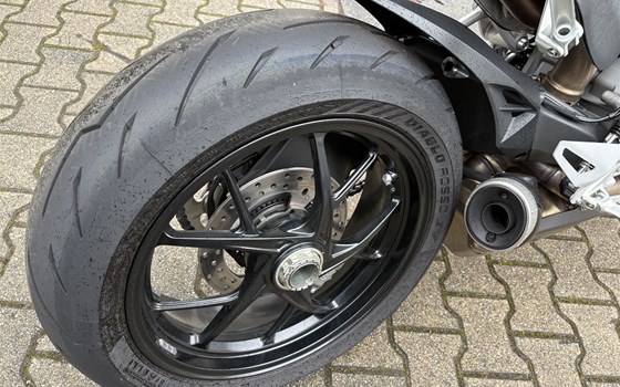Gebrauchtmotorrad Ducati Streetfighter V2 - Bild 9
