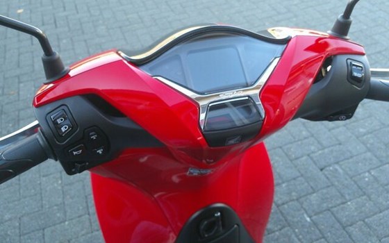 Gebrauchtmotorrad Honda SH125i - Bild 6