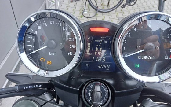 Gebrauchtmotorrad Kawasaki Z900 RS - Bild 4