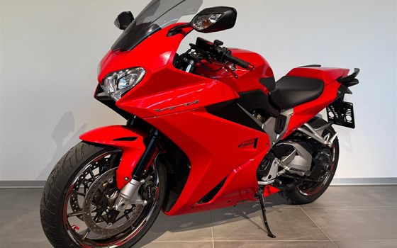 Gebrauchtmotorrad Honda VFR 800 F - Bild 1