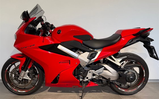 Gebrauchtmotorrad Honda VFR 800 F - Bild 2