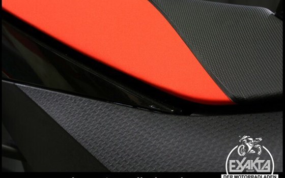 Neufahrzeug Aprilia Tuono V4 1100 Factory - Bild 30