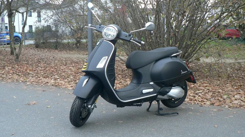 Vespa GTS 300 hpe Super Tech 