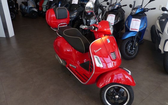 Gebrauchtmotorrad Vespa GTS 300 - Bild 2