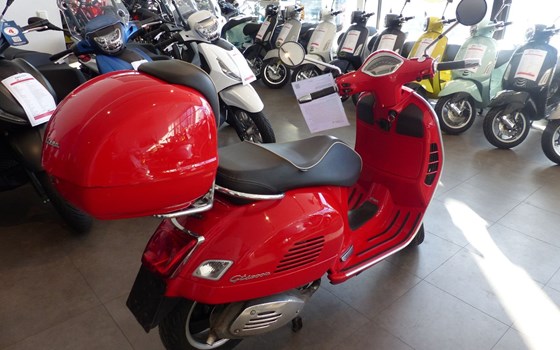 Gebrauchtmotorrad Vespa GTS 300 - Bild 5