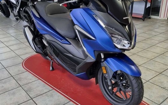 Gebrauchtmotorrad Honda Forza 350 - Bild 3