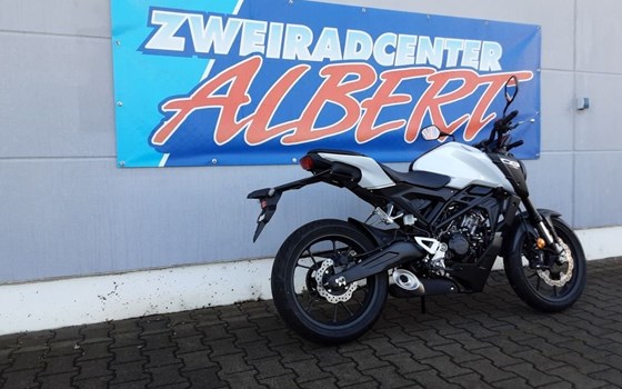 Gebrauchtmotorrad Honda CB125R - Bild 2