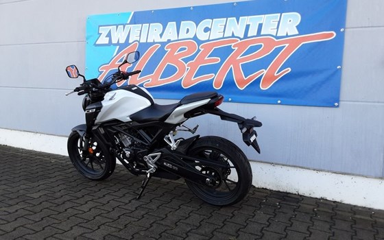 Gebrauchtmotorrad Honda CB125R - Bild 6