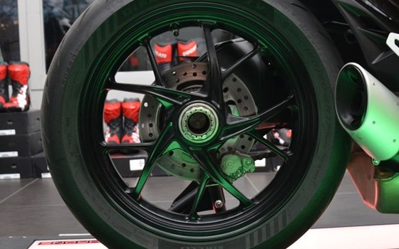 Gebrauchtmotorrad Ducati Streetfighter V2 - Bild 10