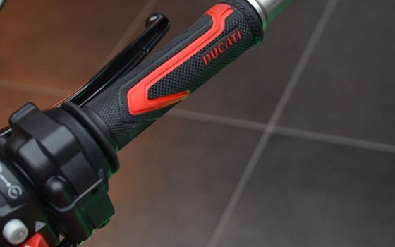 Gebrauchtmotorrad Ducati Streetfighter V2 - Bild 13