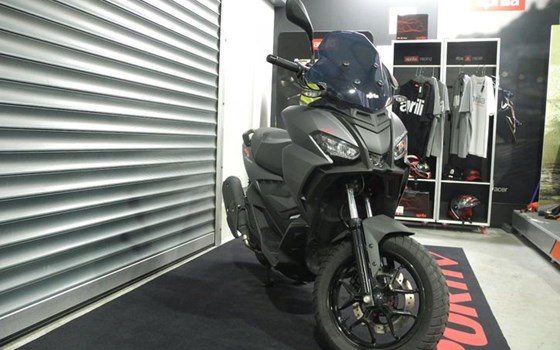 Gebrauchtmotorrad Aprilia SR GT 125 - Bild 4