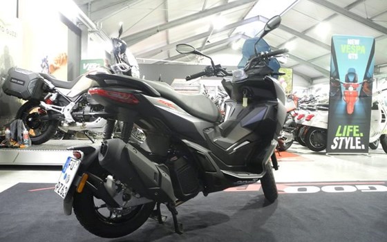 Gebrauchtmotorrad Aprilia SR GT 125 - Bild 7