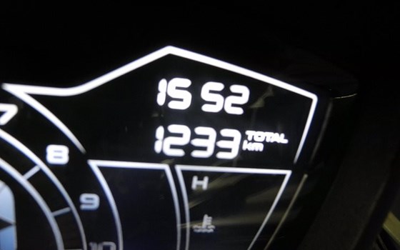 Gebrauchtmotorrad Aprilia SR GT 125 - Bild 8