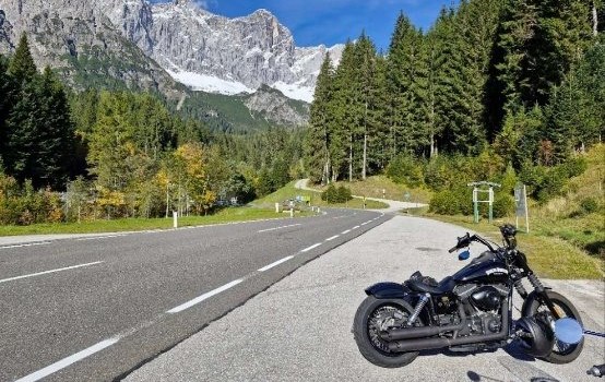 Gebrauchtmotorrad Harley-Davidson Dyna Street Bob FXDB - Bild 1