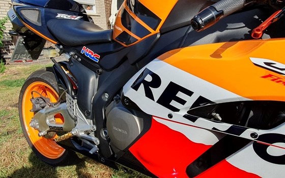 Gebrauchtmotorrad Honda CBR1000RR Fireblade - Bild 1