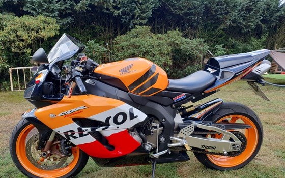 Gebrauchtmotorrad Honda CBR1000RR Fireblade - Bild 3
