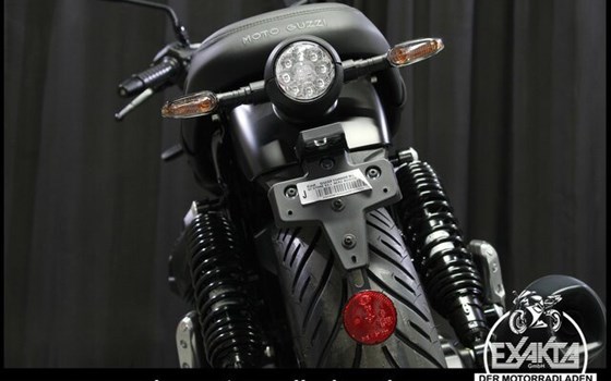 Neufahrzeug Moto Guzzi V7 Stone - Bild 24