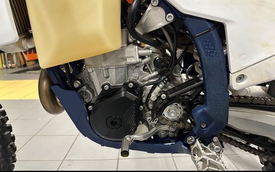 Gebrauchtmotorrad Husqvarna FE 450 - Bild 15