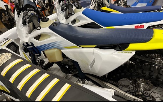 Gebrauchtmotorrad Husqvarna FE 450 - Bild 3