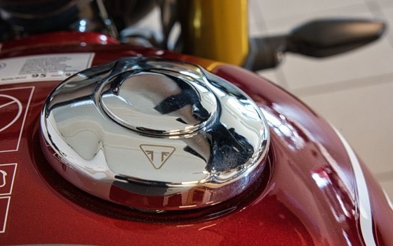 Gebrauchtmotorrad Triumph Speed 400 - Bild 12