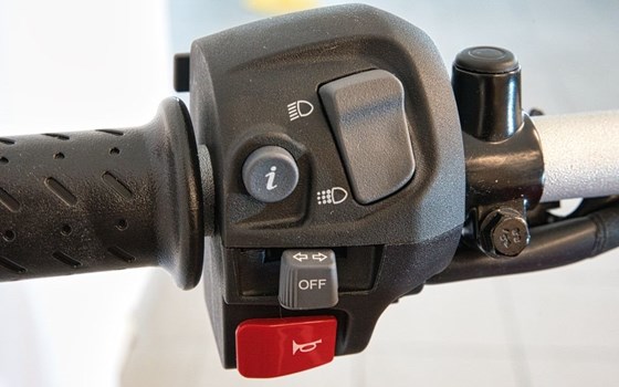 Gebrauchtmotorrad Triumph Speed 400 - Bild 14