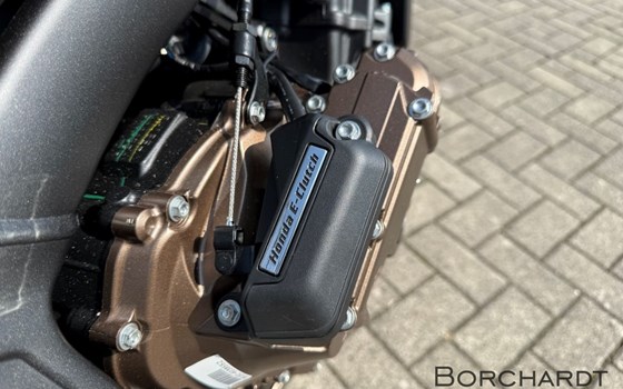 Neufahrzeug Honda CB650R E-Clutch - Bild 16