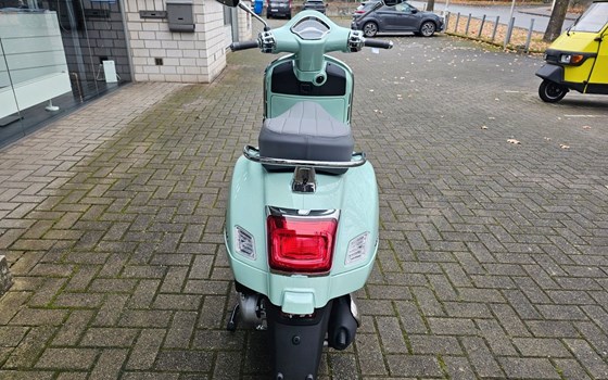 Neufahrzeug Vespa GTS 125 - Bild 9