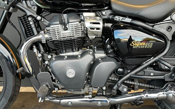 Neufahrzeug Royal Enfield Super Meteor 650 - Bild 19