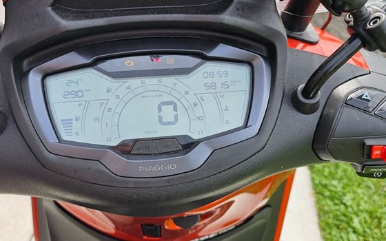 Gebrauchtmotorrad Piaggio Beverly 400 S - Bild 6