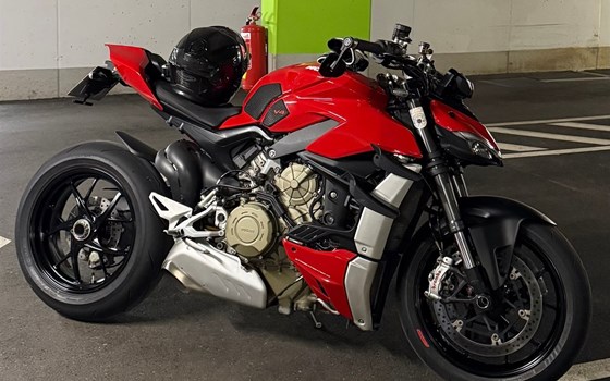 Gebrauchtmotorrad Ducati Streetfighter V4 - Bild 1