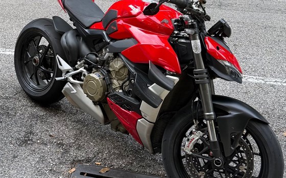 Gebrauchtmotorrad Ducati Streetfighter V4 - Bild 2