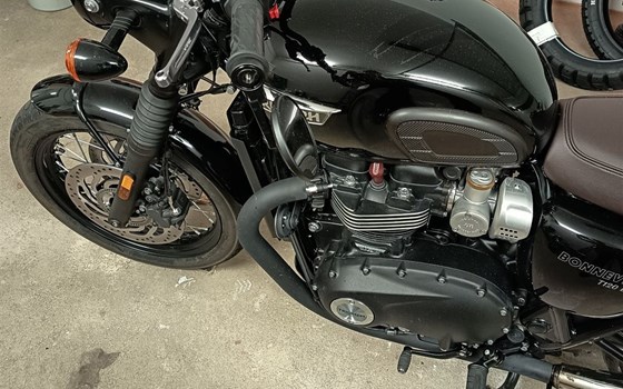 Gebrauchtmotorrad Triumph Bonneville T120 Black - Bild 6