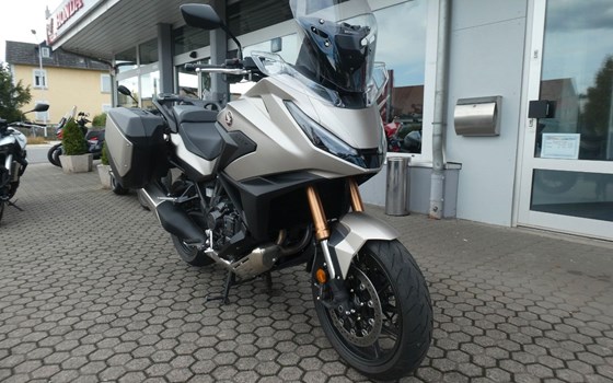 Gebrauchtmotorrad Honda NT1100 DCT Electronic Suspension - Bild 2