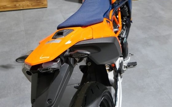Neufahrzeug KTM 690 SMC R - Bild 10