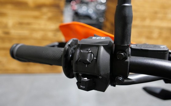 Neufahrzeug KTM 690 SMC R - Bild 7