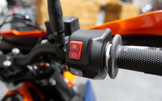 Neufahrzeug KTM 690 SMC R - Bild 8