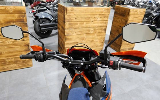Neufahrzeug KTM 690 SMC R - Bild 9