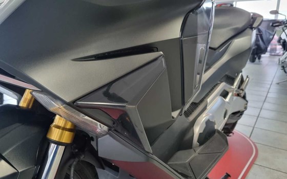 Gebrauchtmotorrad Honda Forza 750 - Bild 4