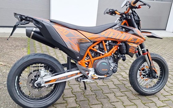 Gebrauchtmotorrad KTM 690 SMC R - Bild 3