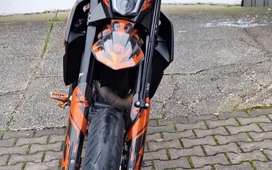 Gebrauchtmotorrad KTM 690 SMC R - Bild 7