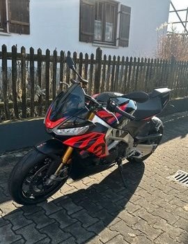 Gebrauchtmotorrad Aprilia Tuono V4 1100 Factory - Bild 2