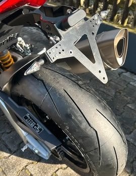 Gebrauchtmotorrad Aprilia Tuono V4 1100 Factory - Bild 6