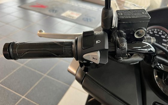 Gebrauchtmotorrad Honda Forza 300 - Bild 12