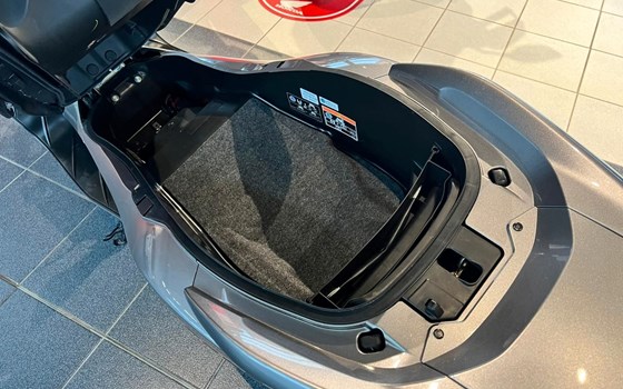 Gebrauchtmotorrad Honda Forza 300 - Bild 16