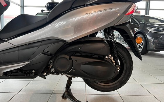 Gebrauchtmotorrad Honda Forza 300 - Bild 8