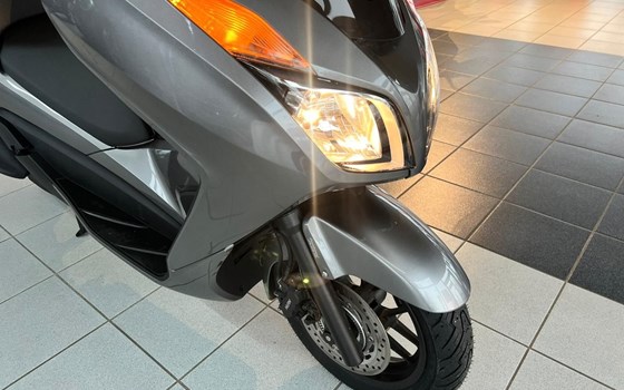 Gebrauchtmotorrad Honda Forza 300 - Bild 9