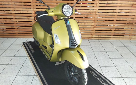 Gebrauchtmotorrad Vespa GTS 125 Super Sport - Bild 1