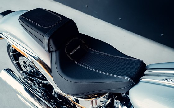 Neufahrzeug Harley-Davidson Softail Breakout 117 - Bild 6