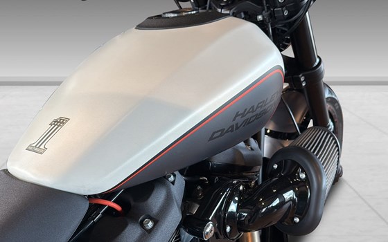 Motorrad Occasion Harley-Davidson FXDB Sturgis - Bild 9