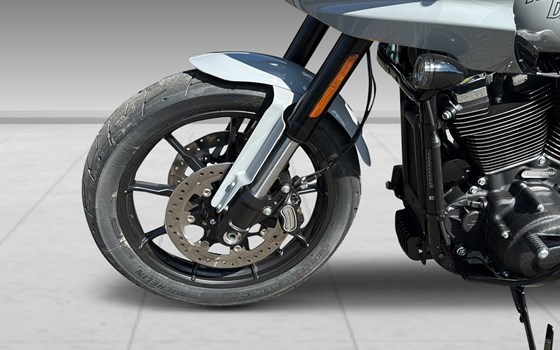 Motorrad Occasion Harley-Davidson Softail Low Rider ST - Bild 6